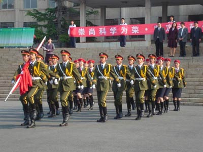 大连轻工业学院大学生标兵李铖铖同学代表生院