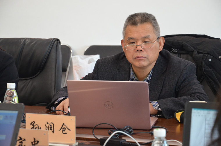 组长孙润仓教授大连工业大学纺织与材料工程学院院长郭静教授主持了该