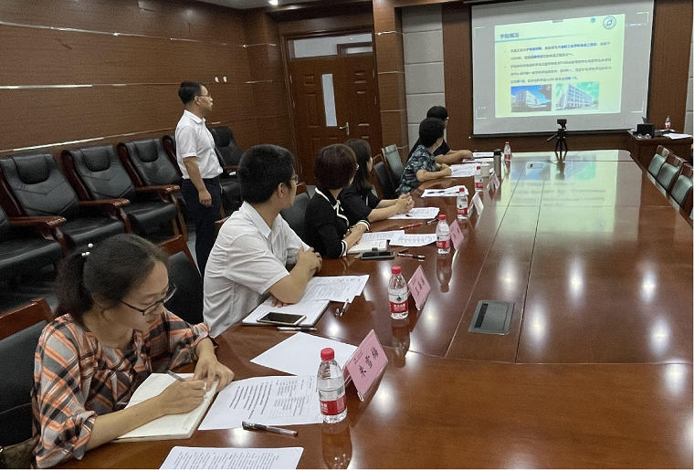 食品学院召开食品质量与安全专业2021级培养方案修订论证会