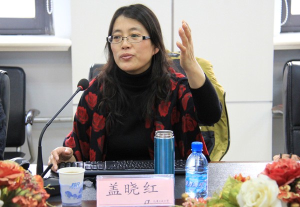 盖晓红副教授作讲座参加培训人员认真听取讲座(文/郭龙龙 图/孙胜博)