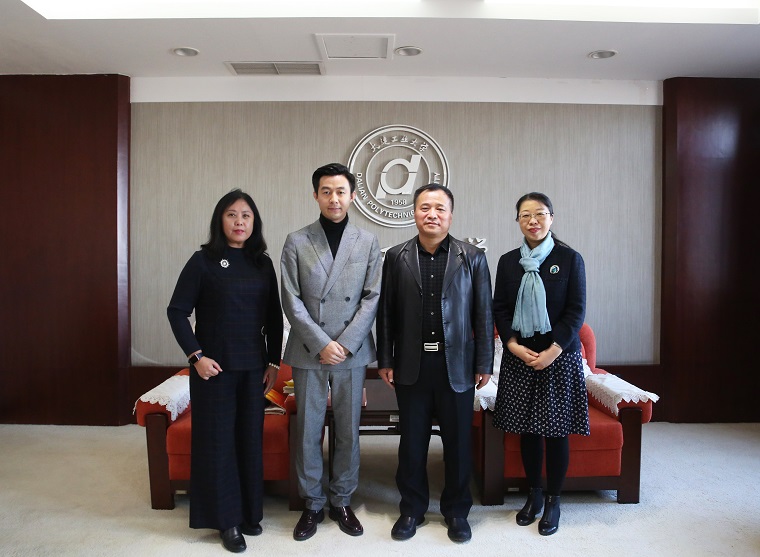 会见现场.jpg