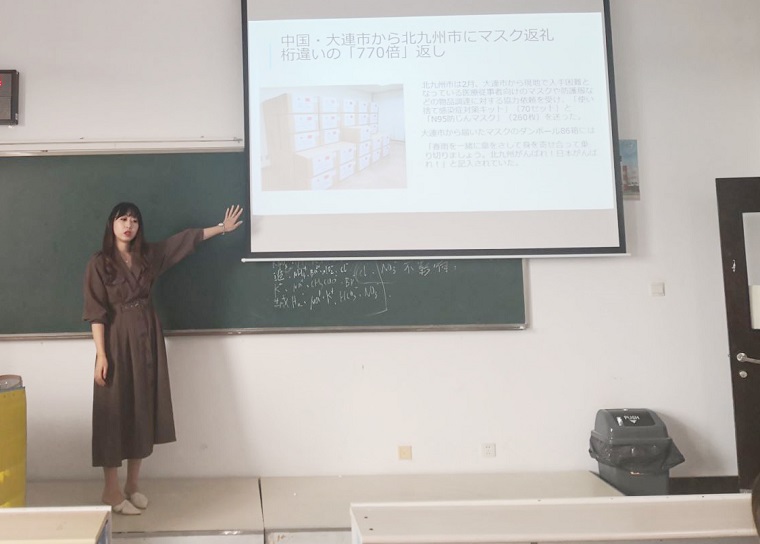 讲座现场.jpg